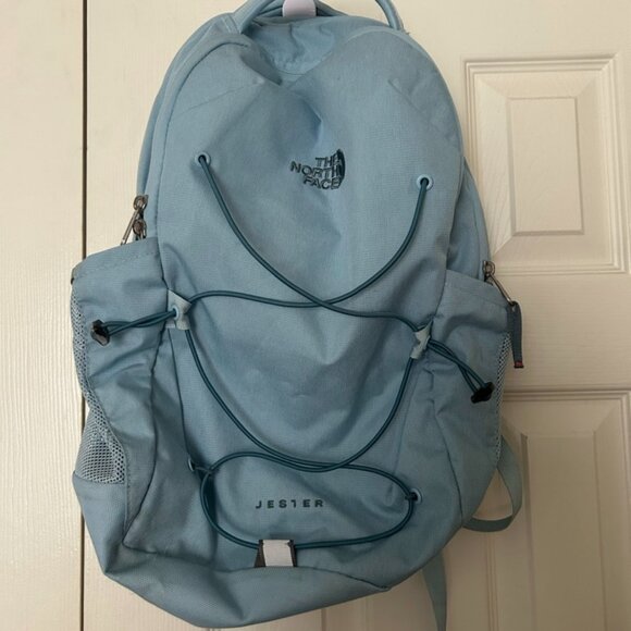 THE NORTH FACE Women's Jester Everyday Laptop Backpack | Commuter Travel Bag wit - Picture 1 of 3